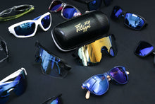 Load image into Gallery viewer, Filippi F53 sunglasses, classic and techno style, black or white

