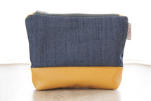 Lade das Bild in den Galerie-Viewer, kis táska evezős mintával - sárga, kék