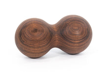 Load image into Gallery viewer, Dupla masszázs golyó - diófa, 10 cm | rollholz