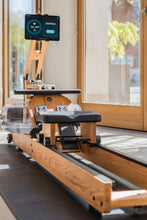 Kép betöltése a galériamegjelenítőbe: WaterRower SmartRow Performance Evezőpad